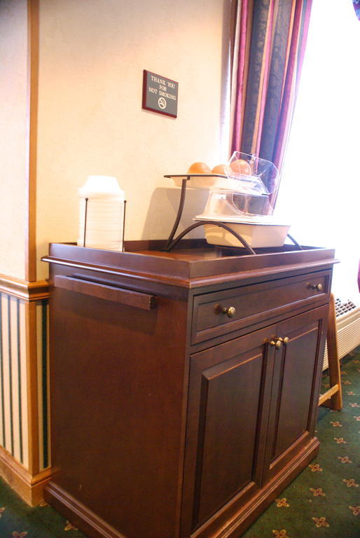 Lexington Inn & Suites Columbus-Polaris 외부 사진