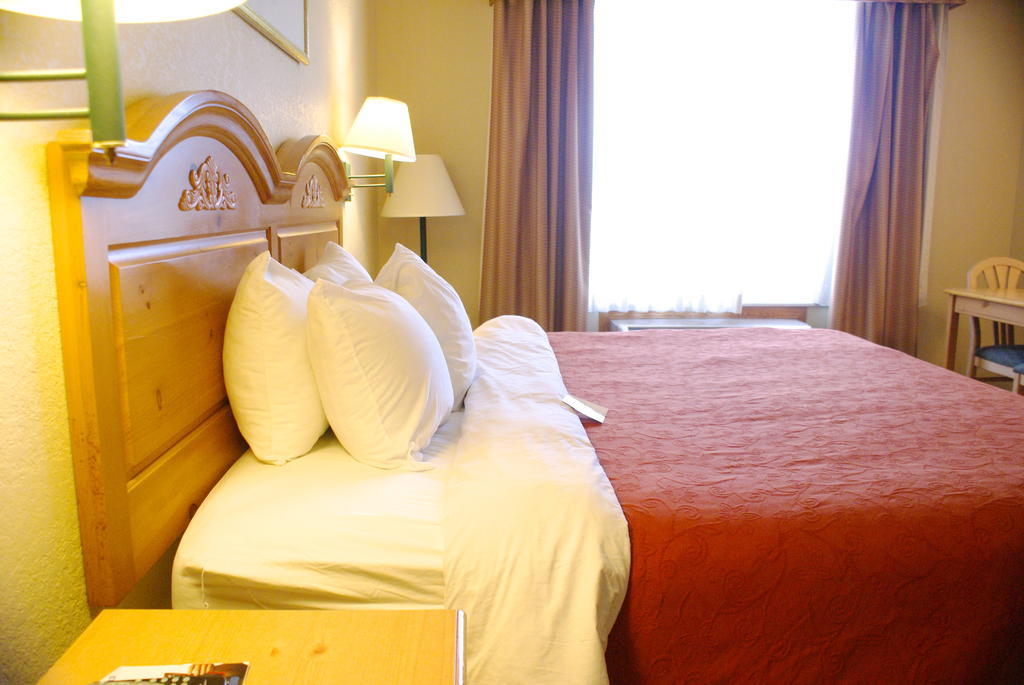 Lexington Inn & Suites Columbus-Polaris 외부 사진