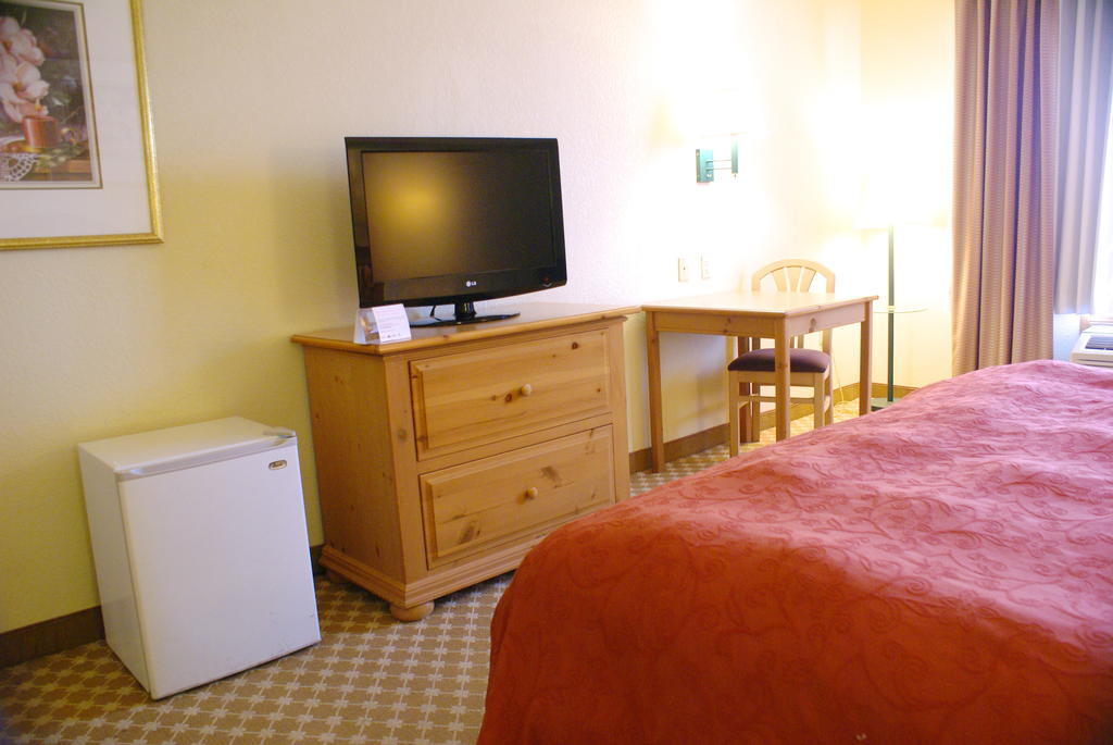 Lexington Inn & Suites Columbus-Polaris 외부 사진